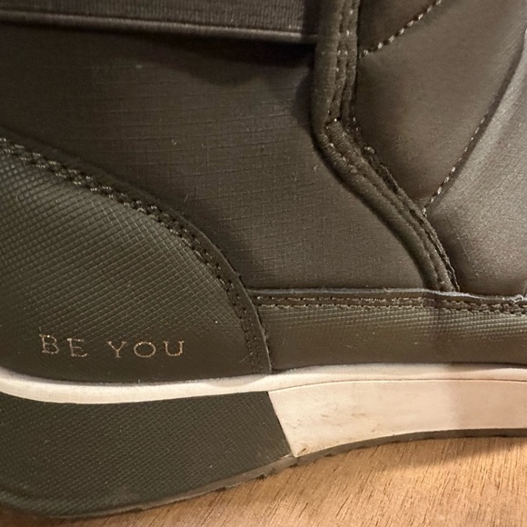 Dr Scholl's Women's Slip-on Booties Olive Green Snow Boots 8.5M - Picture 11 of 11